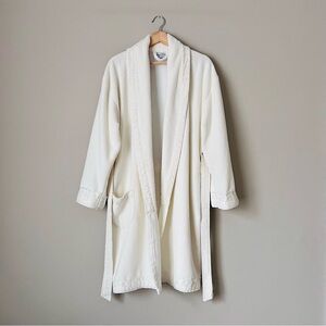 {Carpe Diem} Off White Lace Trim Robe